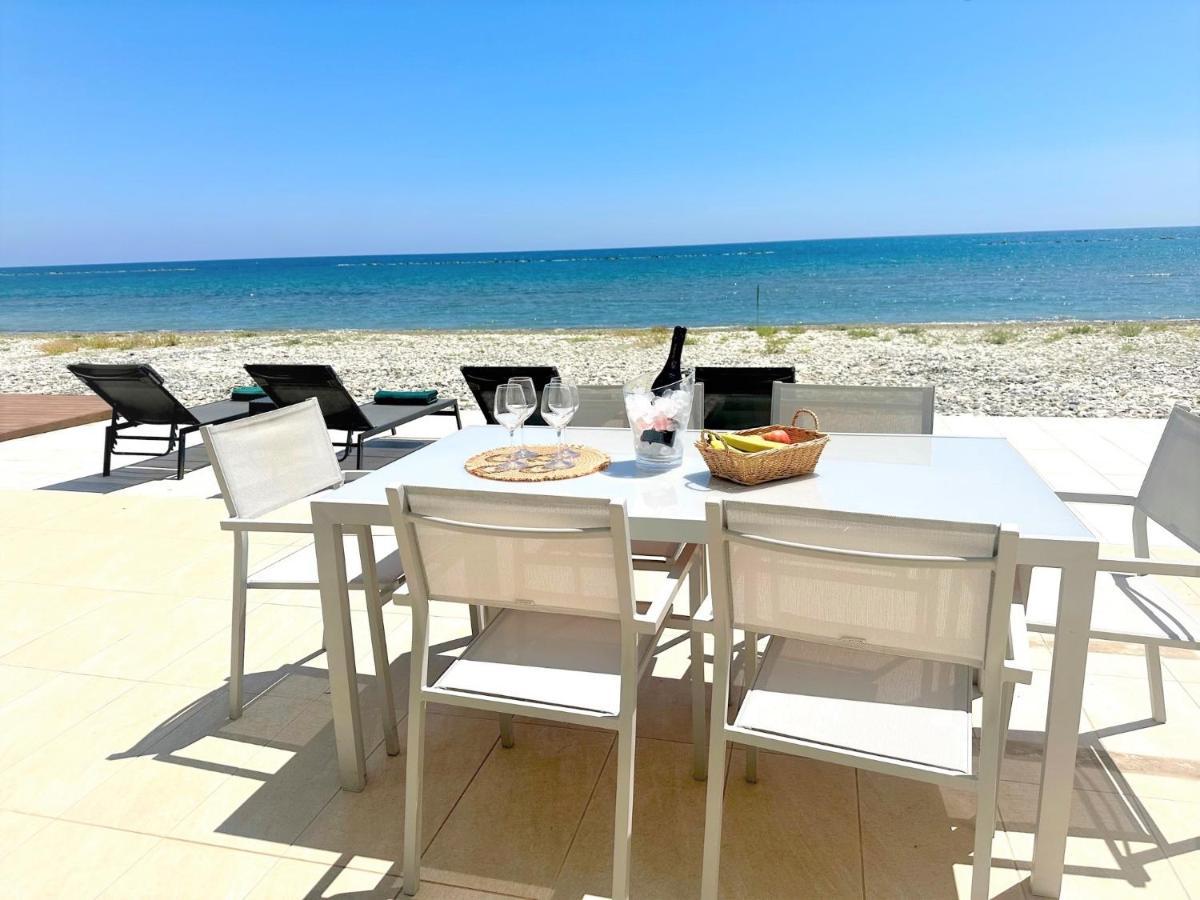 Sayers Beachfront Villa Περβόλια Εξωτερικό φωτογραφία